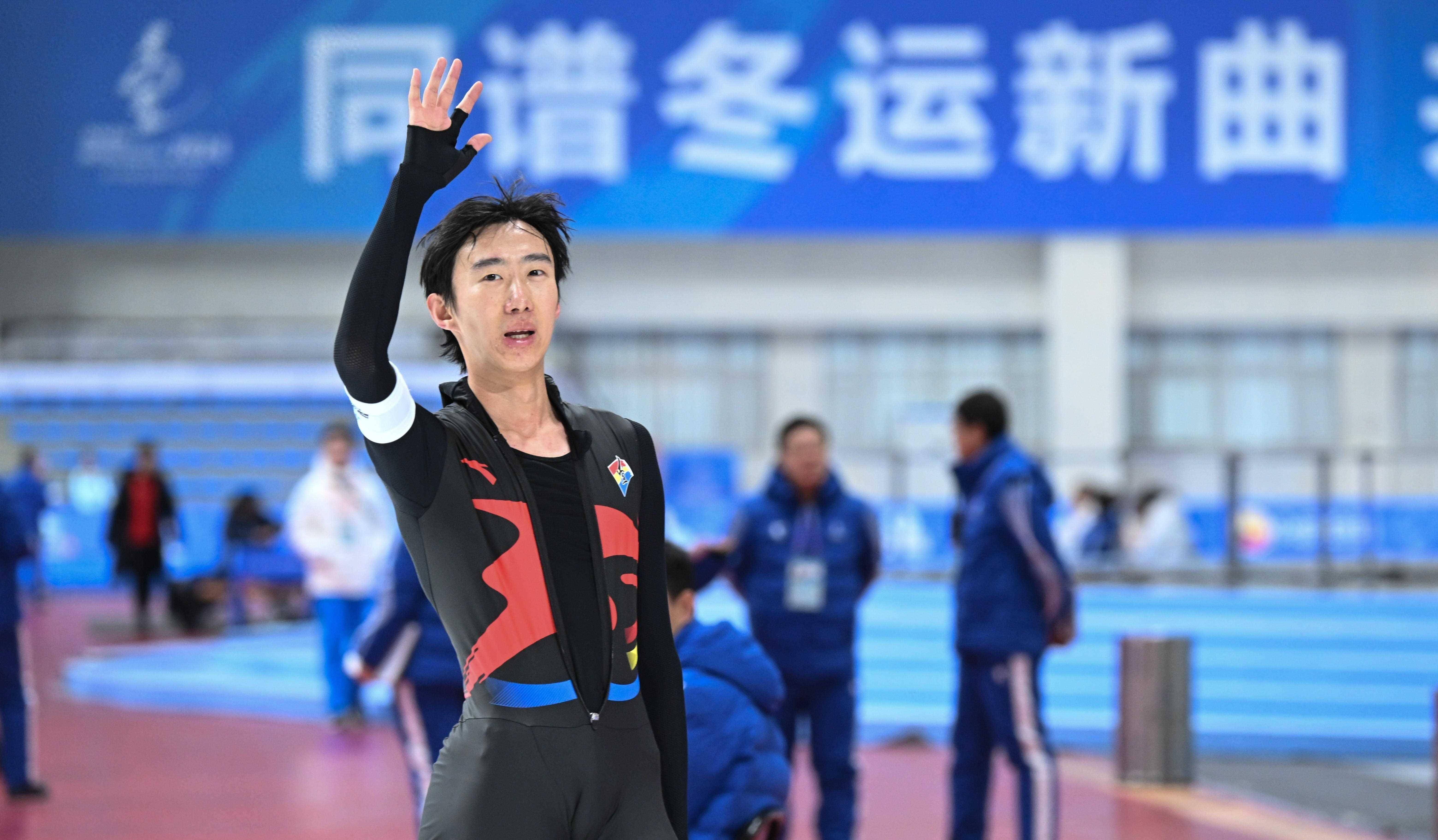 体操选手勇夺桂冠，备战状态维持