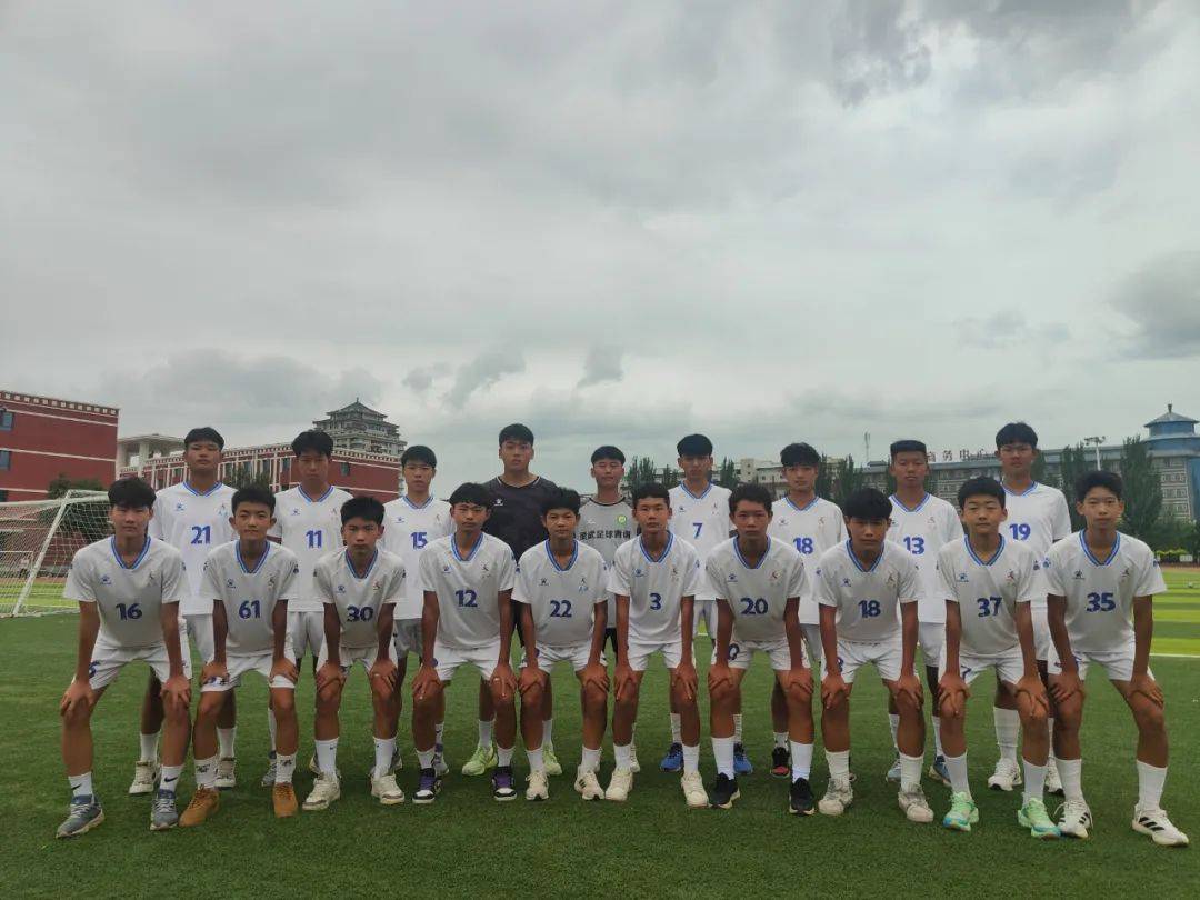 势均力敌!两支劲旅将在球场上互相拼搏的简单介绍 势均力敌!两支劲旅将在球场上互相拼搏的简单介绍