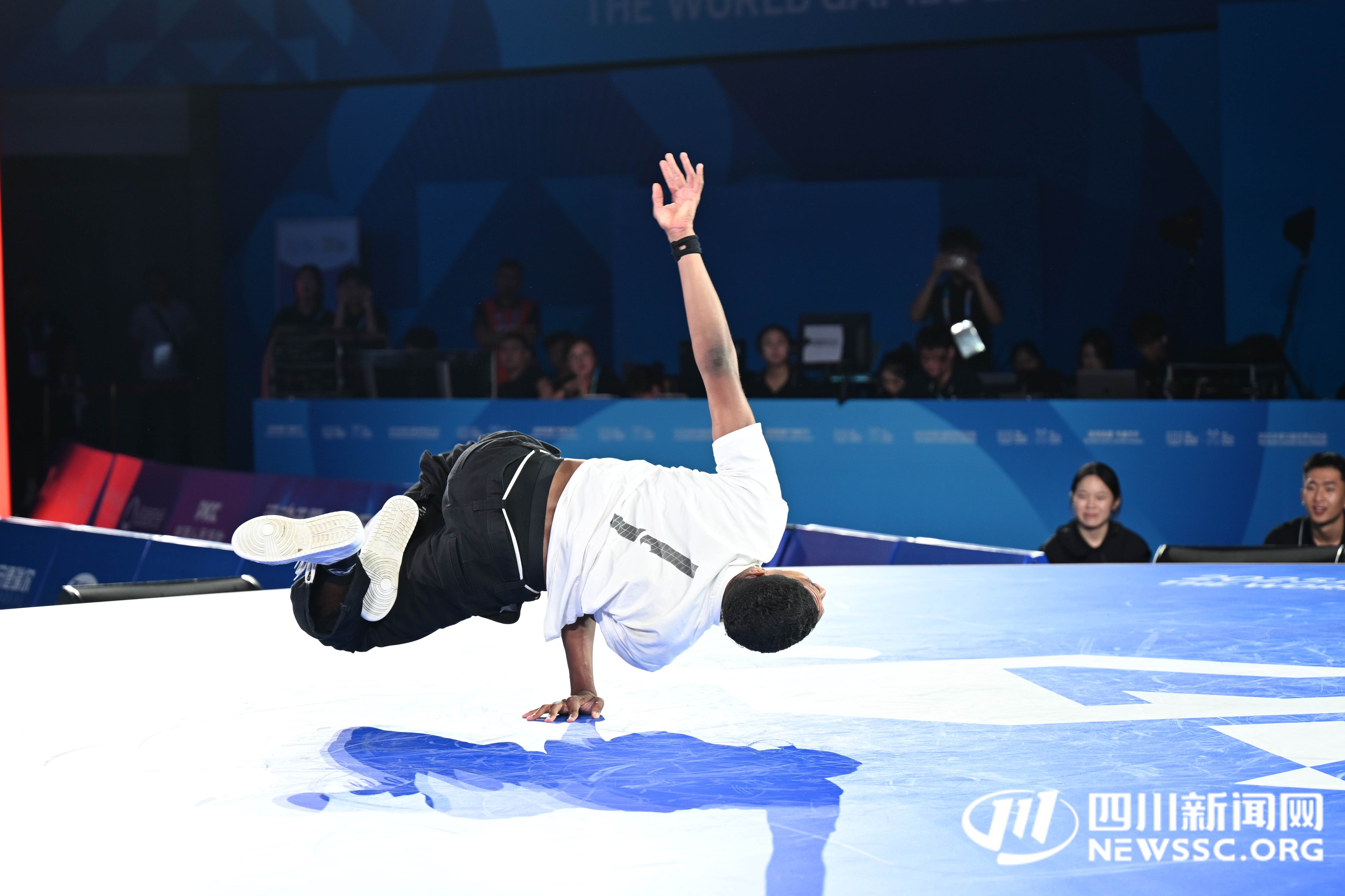 九游体育官网入口-四川队抢得胜利，顺利晋级赛场下一轮的简单介绍