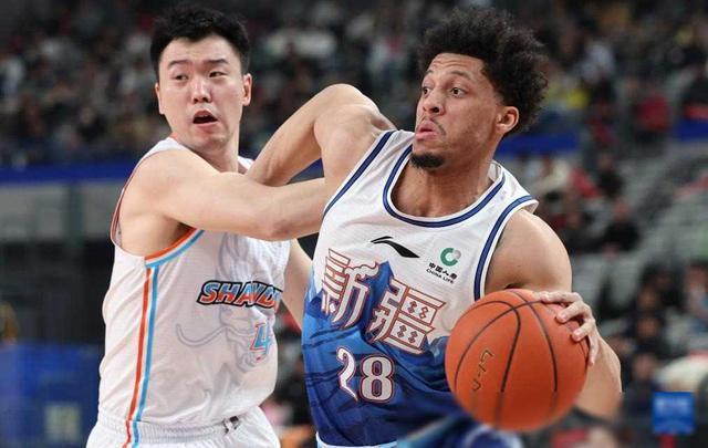 九游体育官方入口-湖北男篮在场上全力以赴获胜