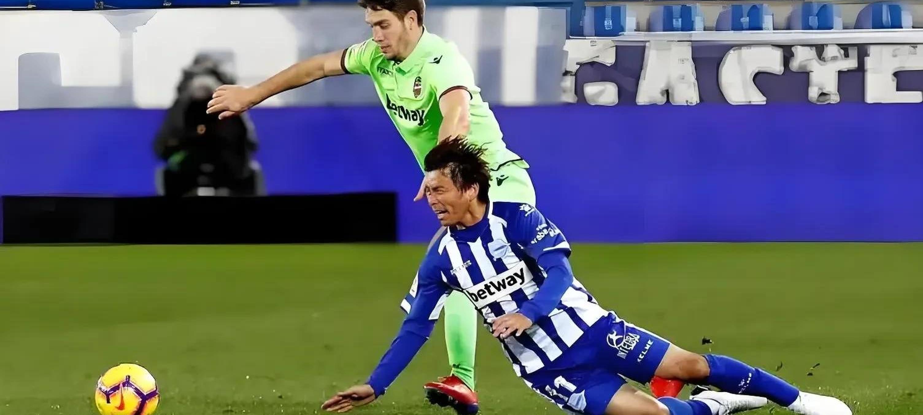 九游体育亚洲官网-比利亚雷亚尔主场认输，淘汰赛前景堪忧的简单介绍