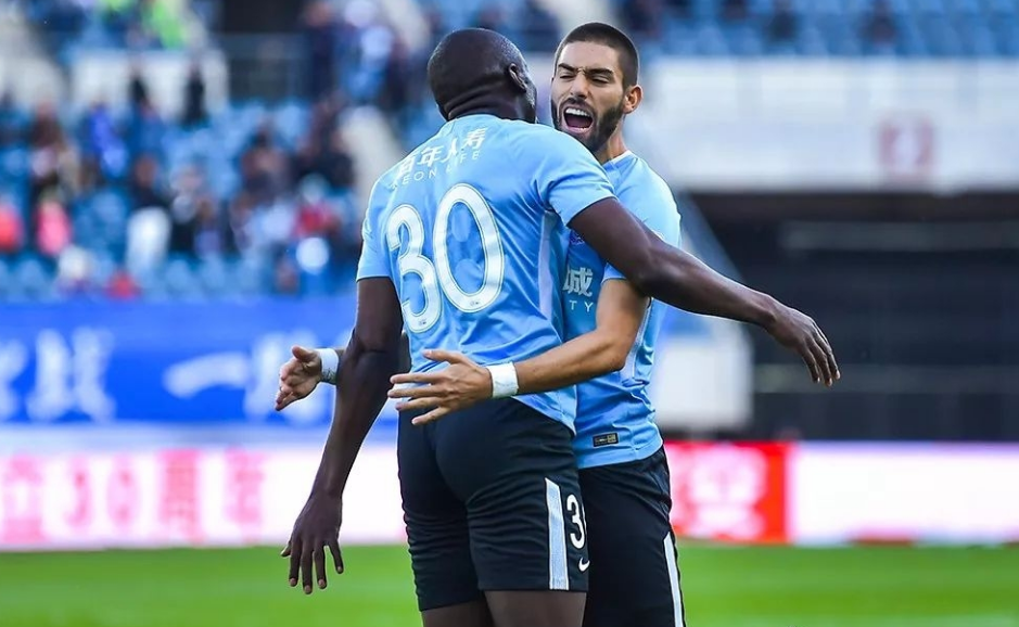 包含江苏苏宁主场迎战大连一方,双方实力堪比的词条 包含江苏苏宁主场迎战大连一方,双方实力堪比的词条