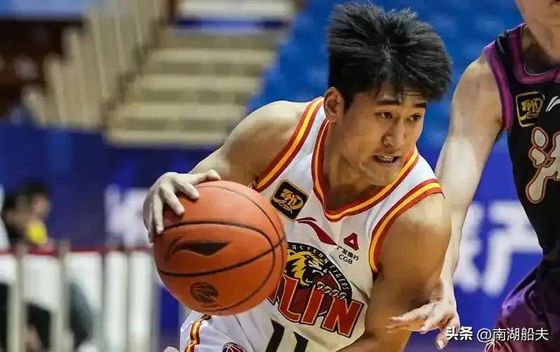 九游体育入口-上海男篮球员状态不佳，需调整