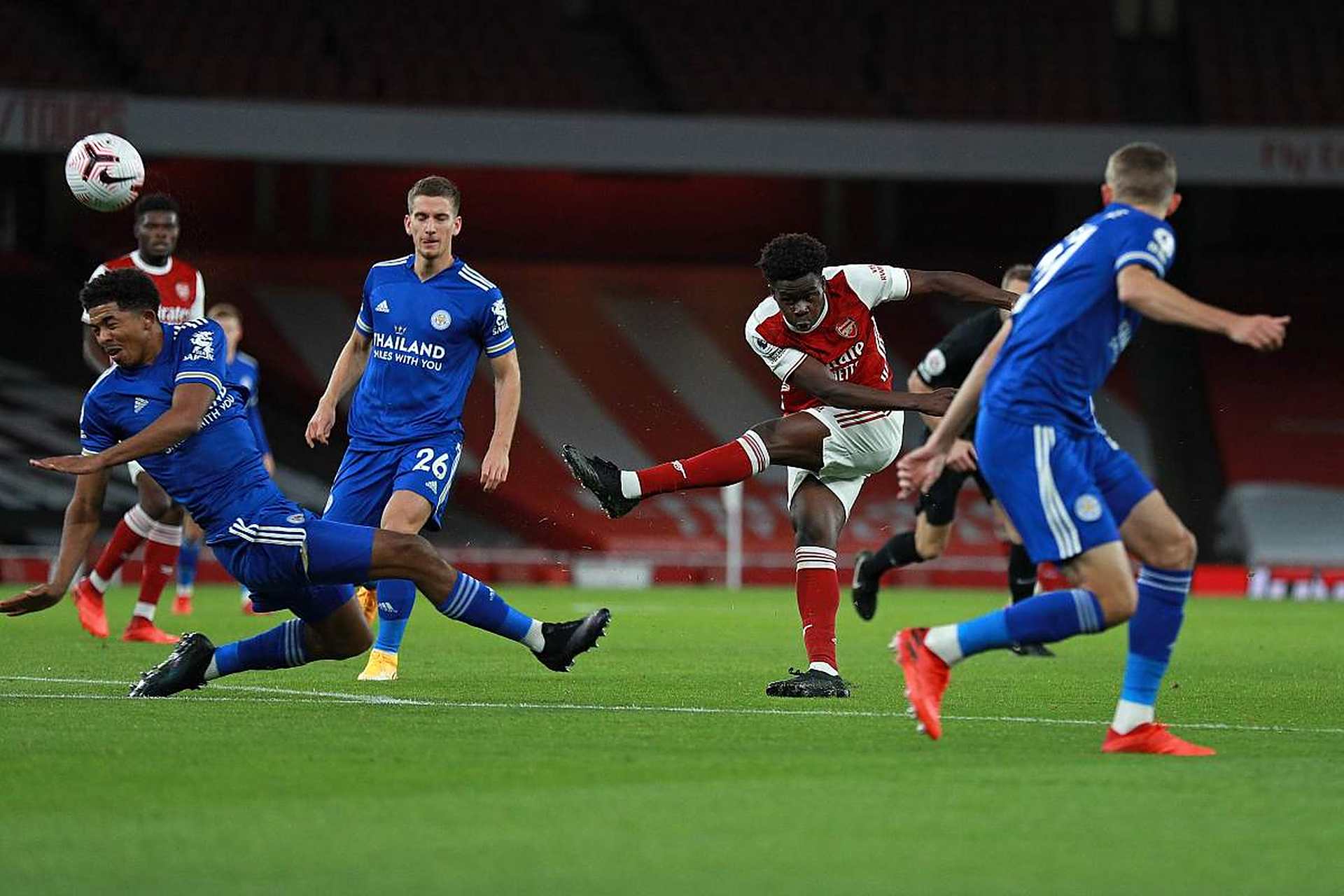 摩纳哥对马赛在球场上大战,场外事件热闹的简单介绍 摩纳哥对马赛在球场上大战,场外事件热闹的简单介绍