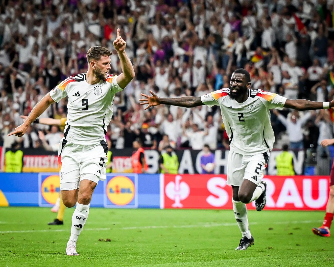 德国队在与克罗地亚队的比赛中取得胜利，晋级下一轮的简单介绍